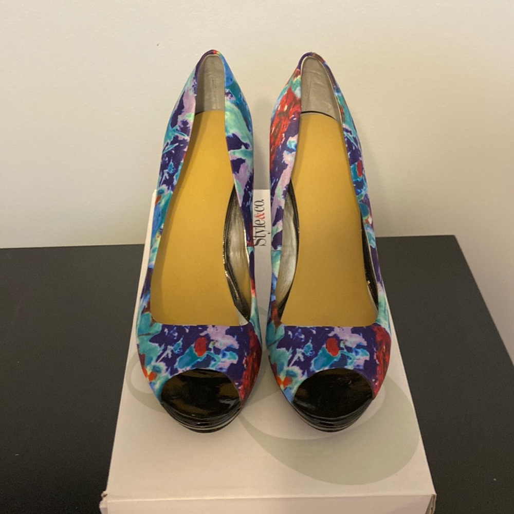 Style&Co peep toe heels